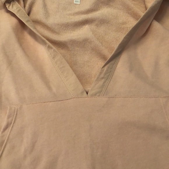 Fabletics workout pullover. - Picture 6 of 6